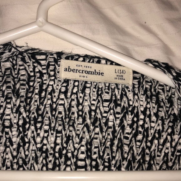 CUTE AND COZY CARDIGAN - Picture 3 of 4